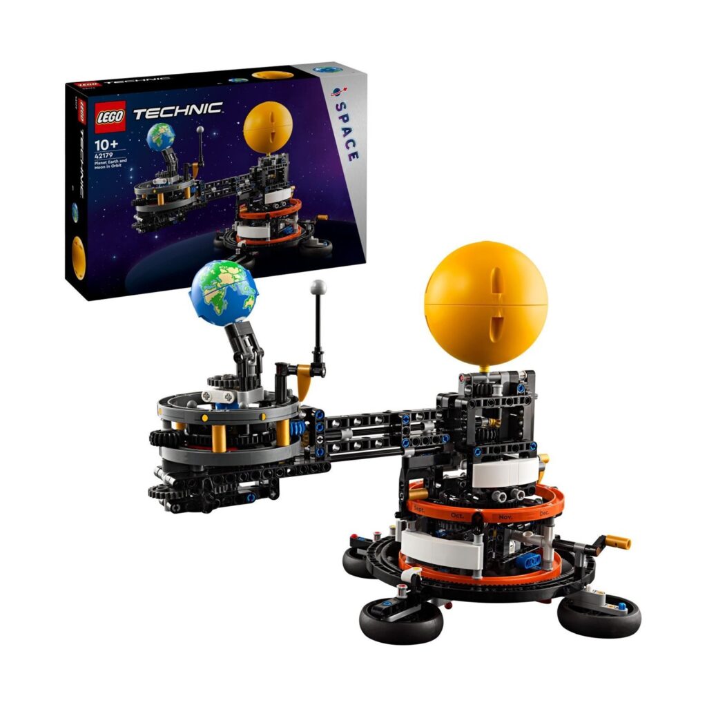 LEGO Technic: Planet Earth and Moon in Orbit (42179)